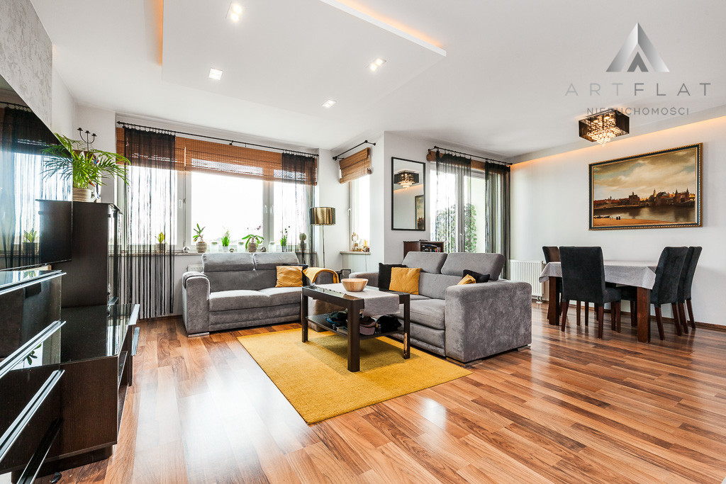 Wyjątkowy 4-pokojowy apartament w Pasie Nadmorskim