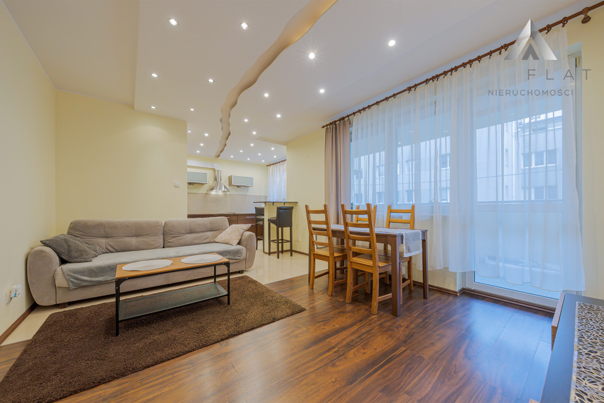 Redłowo: 2 pokoje z balkonem!