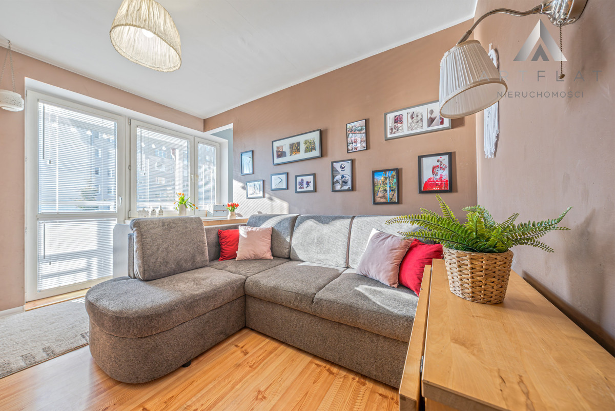 Słoneczne M2 z balkonem i osobną kuchnią