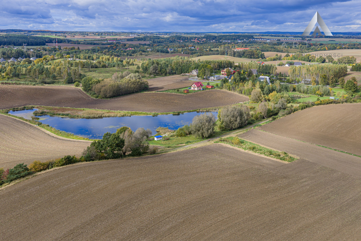 Malownicza, ogrodzona  działka z WZ