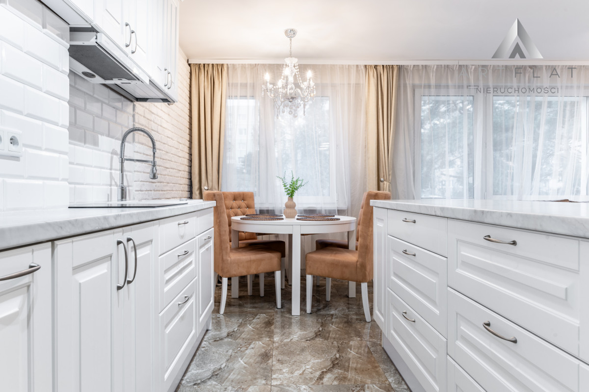 Szybkie wydanie | Balkon | W otoczeniu lasu